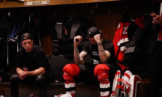 Behind the Scenes: Keefe addresses team and hands out game puck after 5-0 win over Rangers