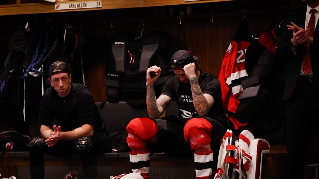 Behind the Scenes: Keefe addresses team and hands out game puck after 5-0 win over Rangers