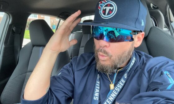 TENNESSEE TITANS FAN IMMEDIATE REACTION TO TITANS GETTING RAN OVER BY THE INDIANAPOLIS COLTS 38-30!