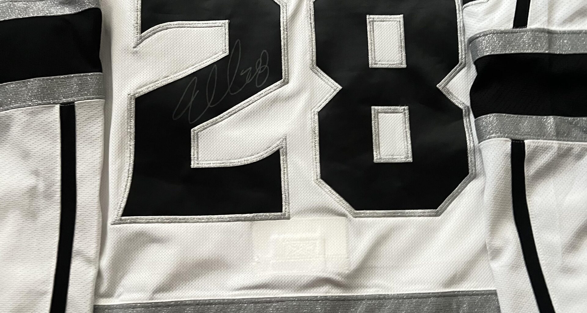 Just got my Jarret Stoll autographed jersey