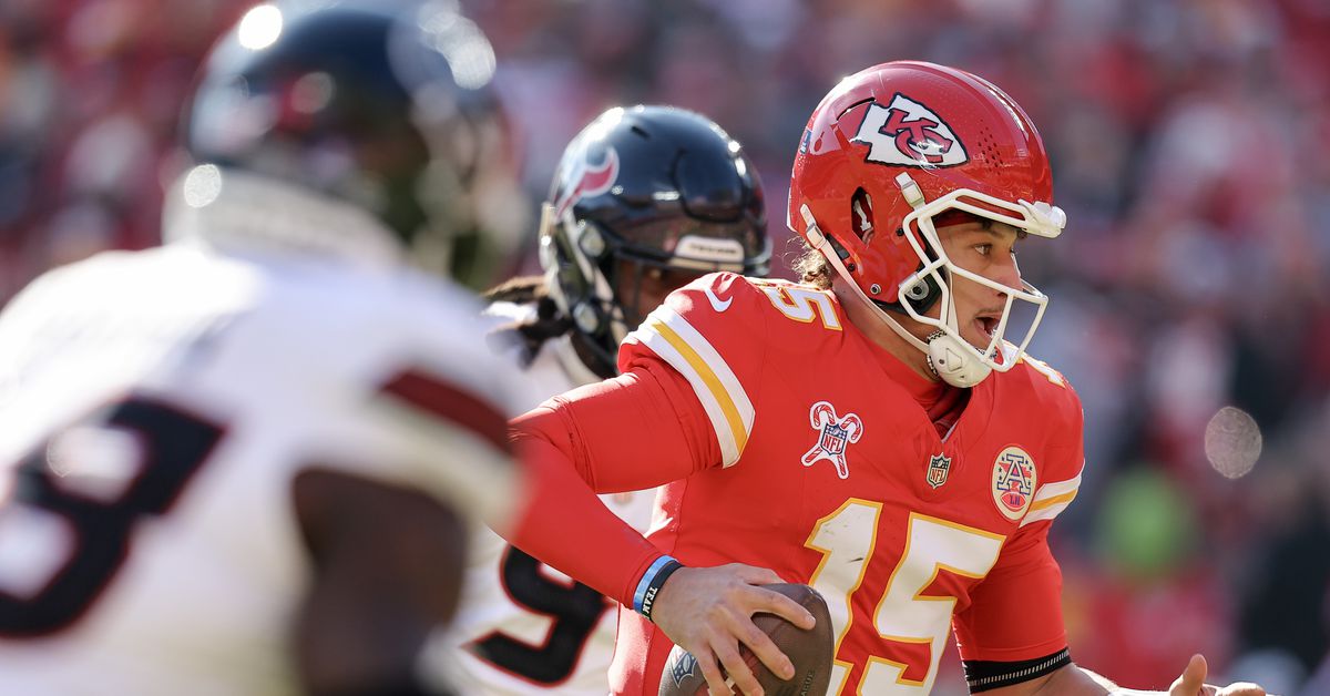 Chiefs Roster: Patrick Mahomes knew he couldn’t stop on his bum ankle