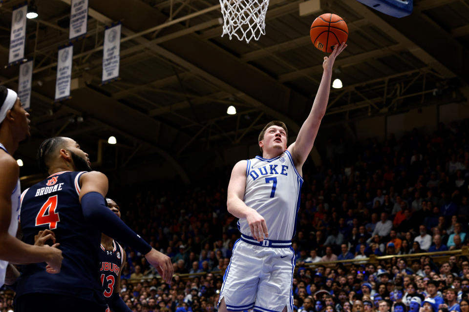 DURHAM, NORTH CAROLINA - DECEMBER 4: Kon Knueppel #7 of the Duke Blue Devils goes to the basket against the Auburn Tigers during the first half of the game at Cameron Indoor Stadium on December 4, 2024 in Durham, North Carolina. (Photo by Lance King/Getty Images)