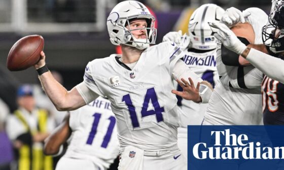 Minnesota Vikings clobber reeling Chicago Bears to move into tie atop NFC | NFL