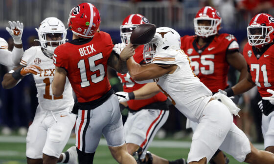 Georgia claims SEC championship in overtime against Texas, but loses Carson Beck to injury