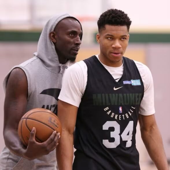 [LegionHoop] Giannis Antetokounmpo on Kevin Garnett: “I had a week of workouts with him. He was sweating more than me. I was the one working out... best experience of my life.”