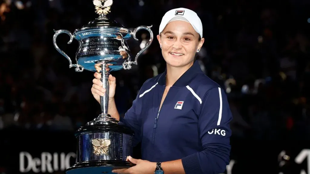 Ashleigh Barty of Australia poses with the Daphne Akhurst Memorial Cup after winning her Women’s Singles Final match in 2022. (Source: Darrian Traynor/Getty Images)