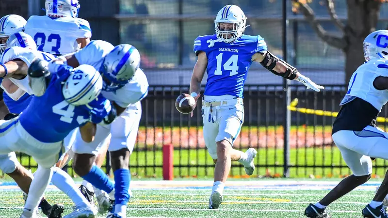 Hoey '25 collects football all-America honors as 2nd team punter