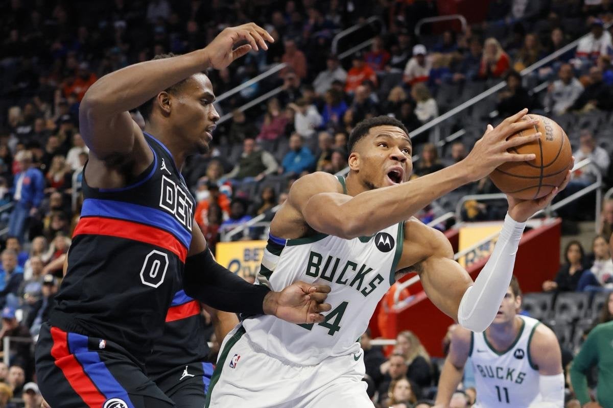 Giannis made 39 mid-range jumpers last season (73 games). This season, he has made 40 in 16 games.