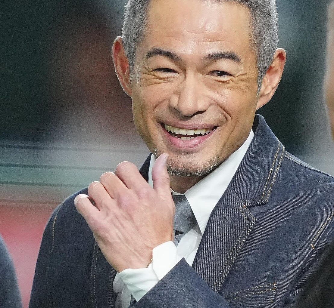 Ichiro changed his registered name from his real name, "Ichiro Suzuki," to "Ichiro" in his fourth year in the NPB. "There was laughter when my name was called in spring training. It was frustrating, but I had no choice but to produce results."