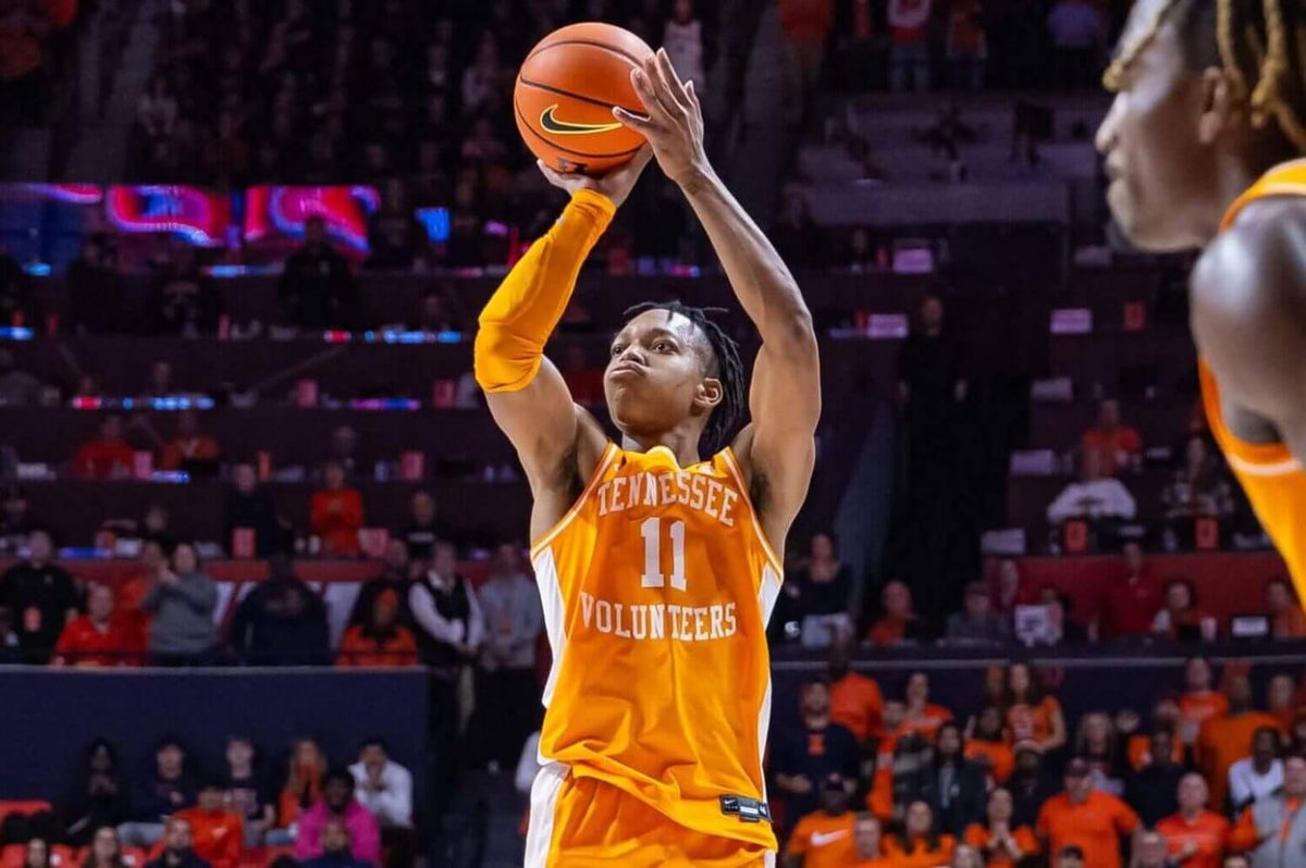 AP men’s basketball Top 25: Tennessee holds No. 1 spot, Kentucky moves past Duke