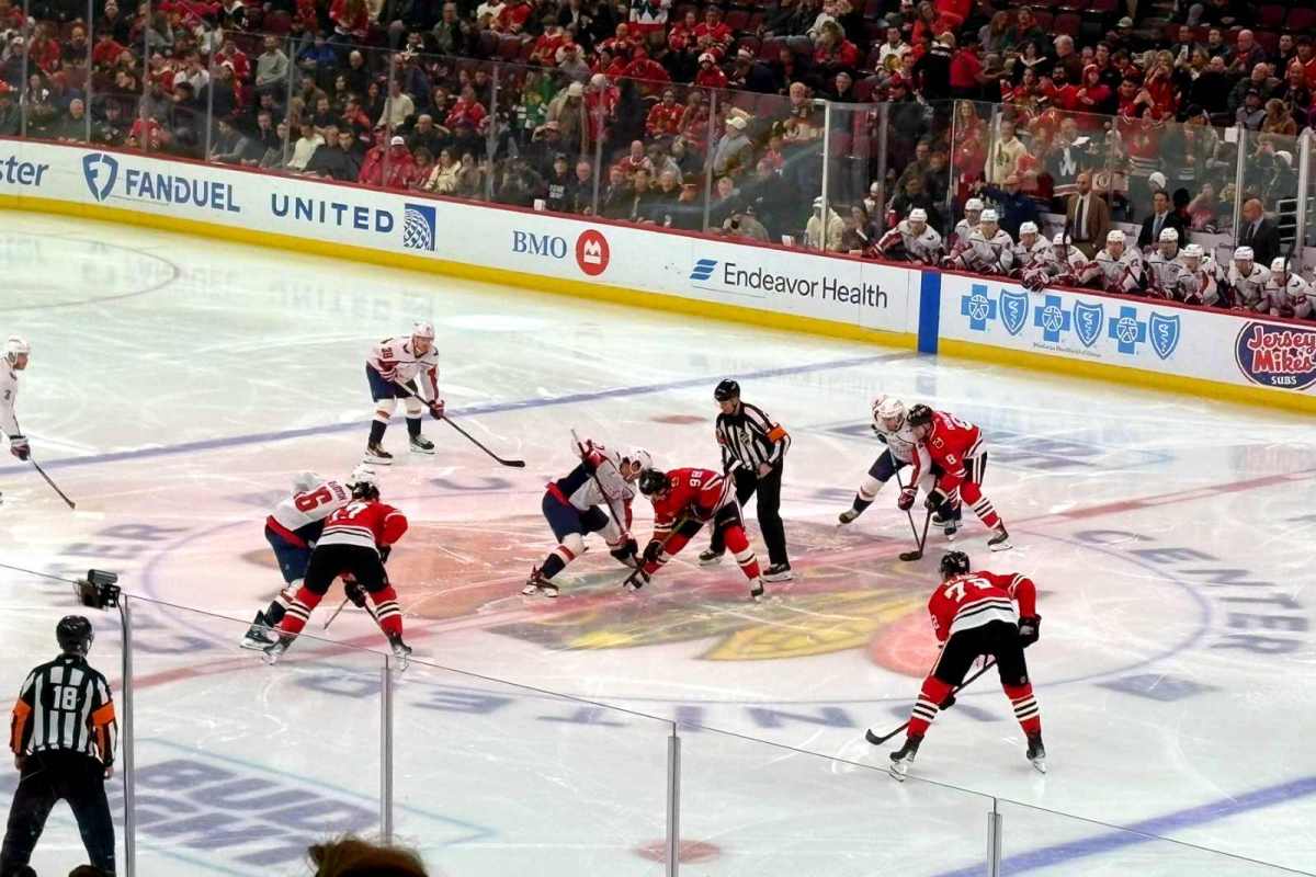 They came from behind: Hawks beat Caps 3-2