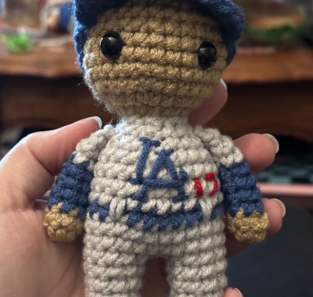 I crocheted an Ohtani plushie.