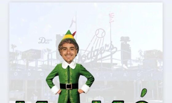 Happy holidays and be a safe, Dodger fam. (via kikehndez/IG)