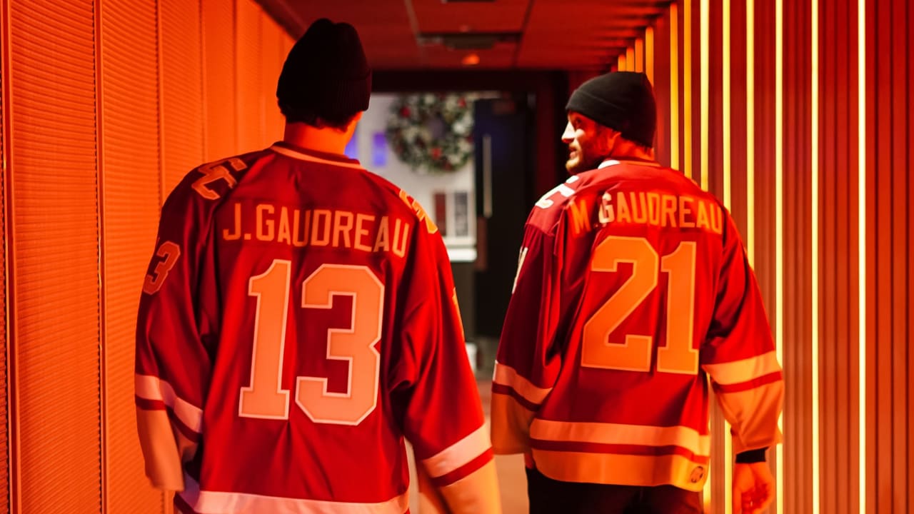 Flyers players honor Gaudreau brothers, wear high school jerseys to game